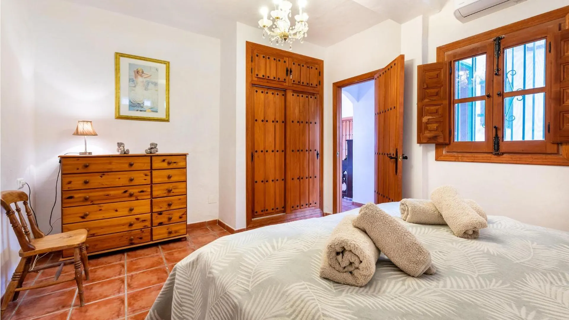 Pet Friendly Home In Iznate With Kitchen 말라가